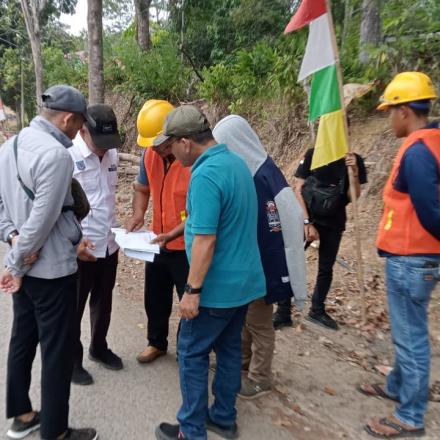 Dukung Akses Air Bersih Warga, Pambakal Gunung Ulin Dampingi Pengukuran Awal Proyek HAM 2026